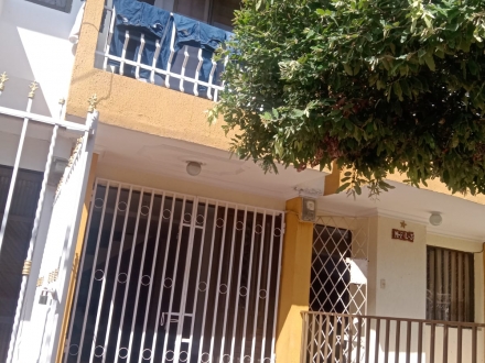 Casa en VENTA en Alameda La Victoria 2 Pisos DIVIDIDA EN 2 APTOS